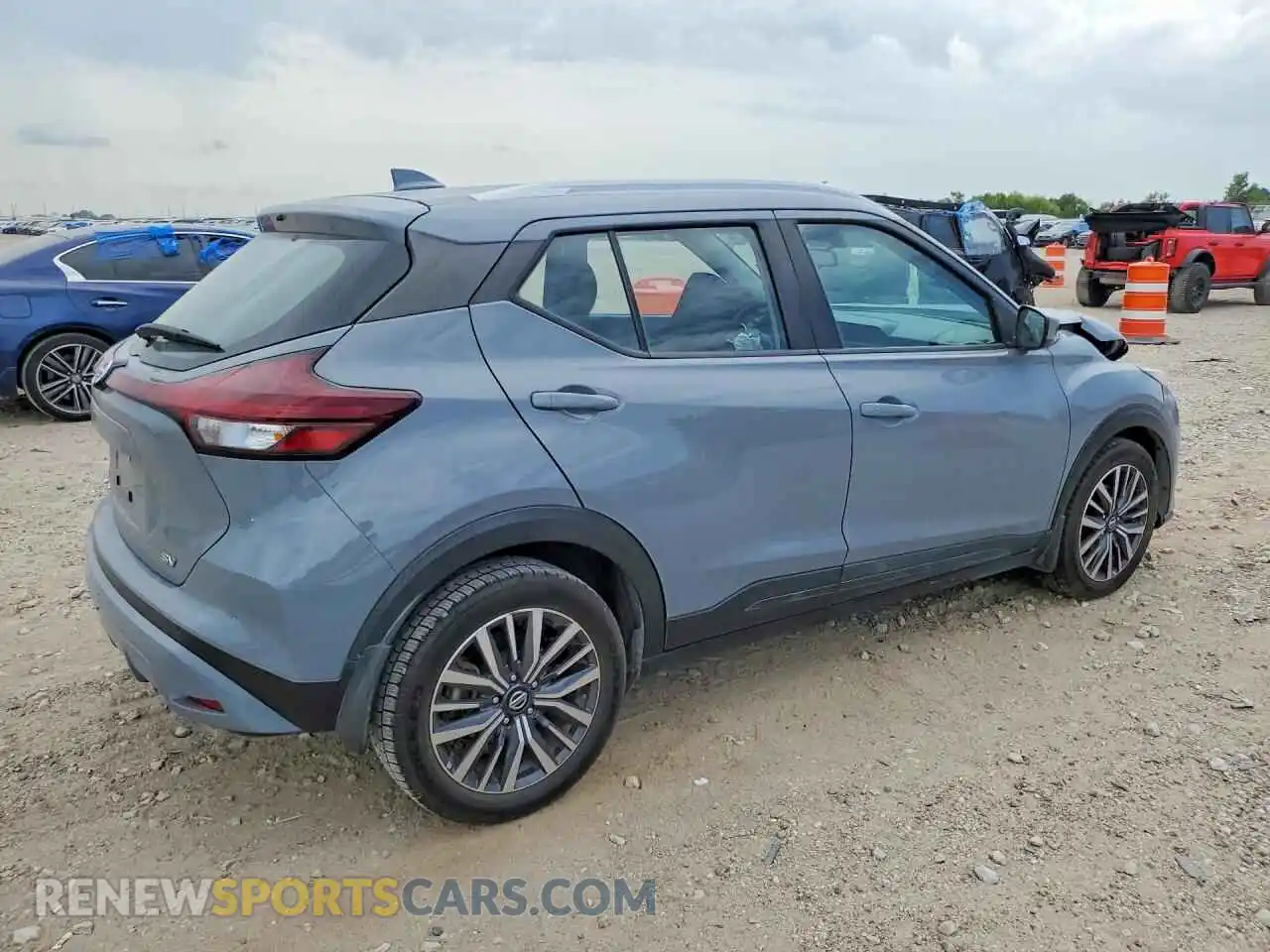 3 Photograph of a damaged car 3N1CP5CV3ML565058 NISSAN KICKS 2021