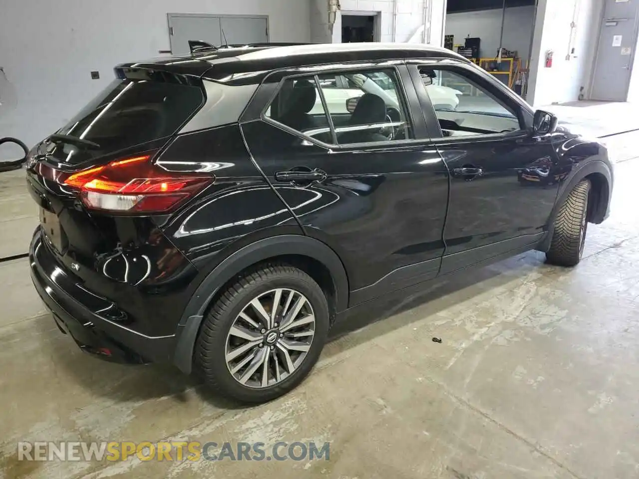 3 Photograph of a damaged car 3N1CP5CV4ML485607 NISSAN KICKS 2021