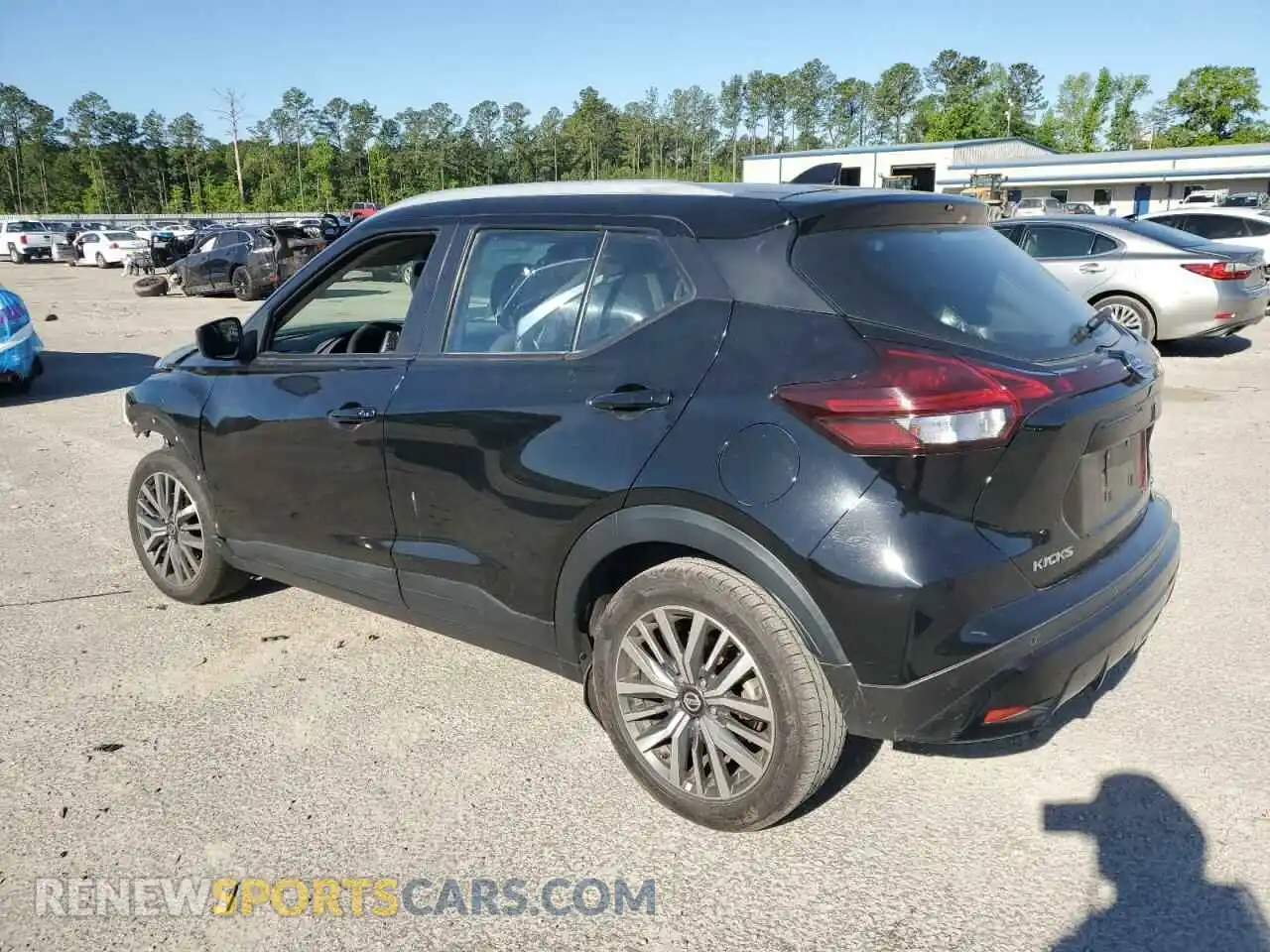 2 Photograph of a damaged car 3N1CP5CV4ML526124 NISSAN KICKS 2021