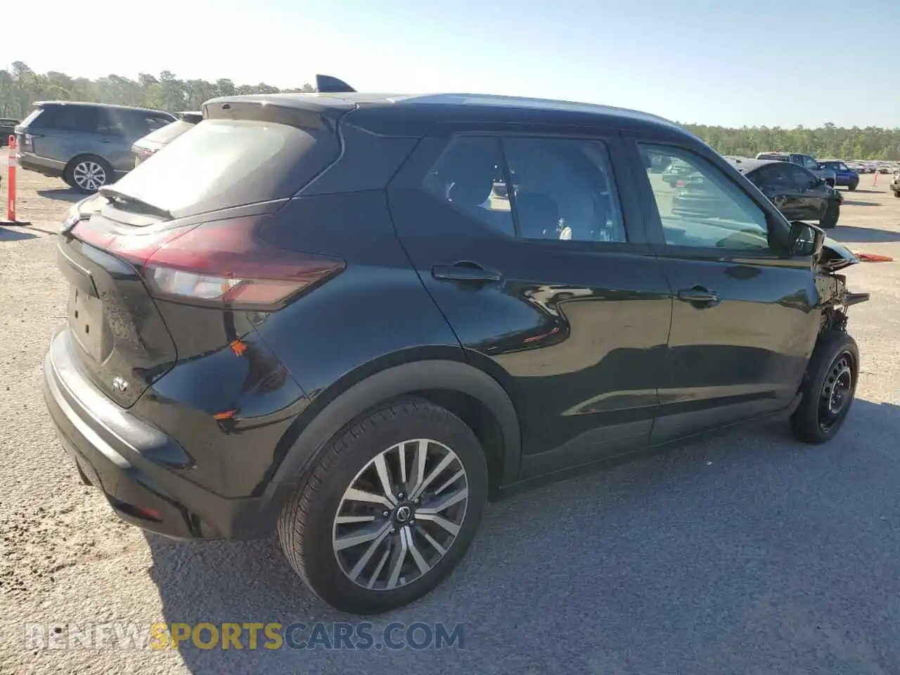 3 Photograph of a damaged car 3N1CP5CV4ML526124 NISSAN KICKS 2021