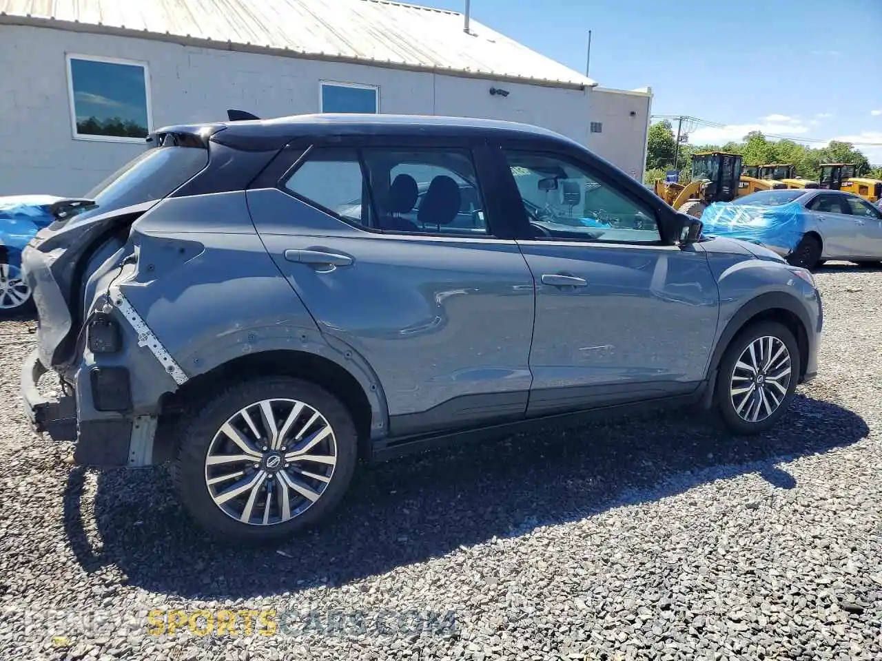 3 Photograph of a damaged car 3N1CP5CV5ML469027 NISSAN KICKS 2021