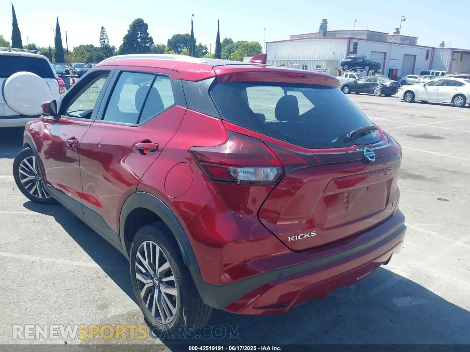 3 Photograph of a damaged car 3N1CP5CV5ML503158 NISSAN KICKS 2021