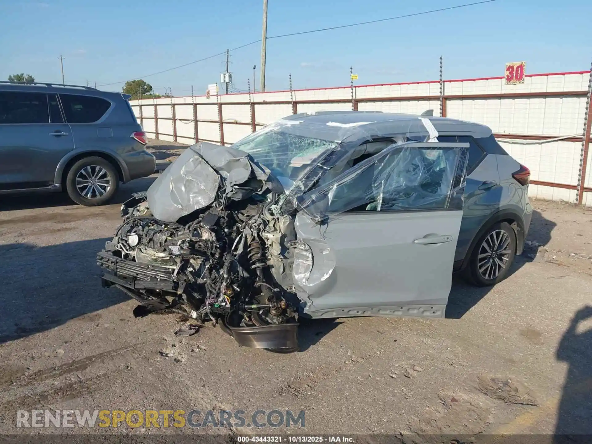 2 Photograph of a damaged car 3N1CP5CV5ML545152 NISSAN KICKS 2021