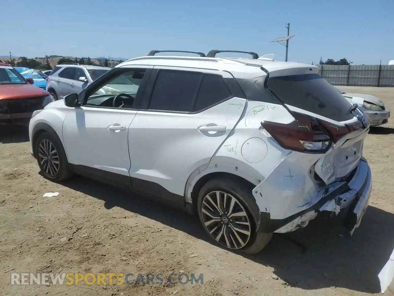 2 Photograph of a damaged car 3N1CP5CV5ML545443 NISSAN KICKS 2021