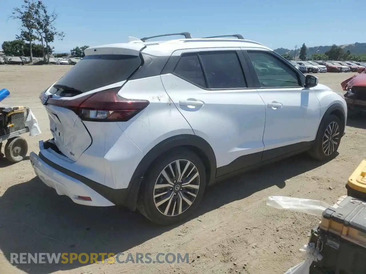 3 Photograph of a damaged car 3N1CP5CV5ML545443 NISSAN KICKS 2021