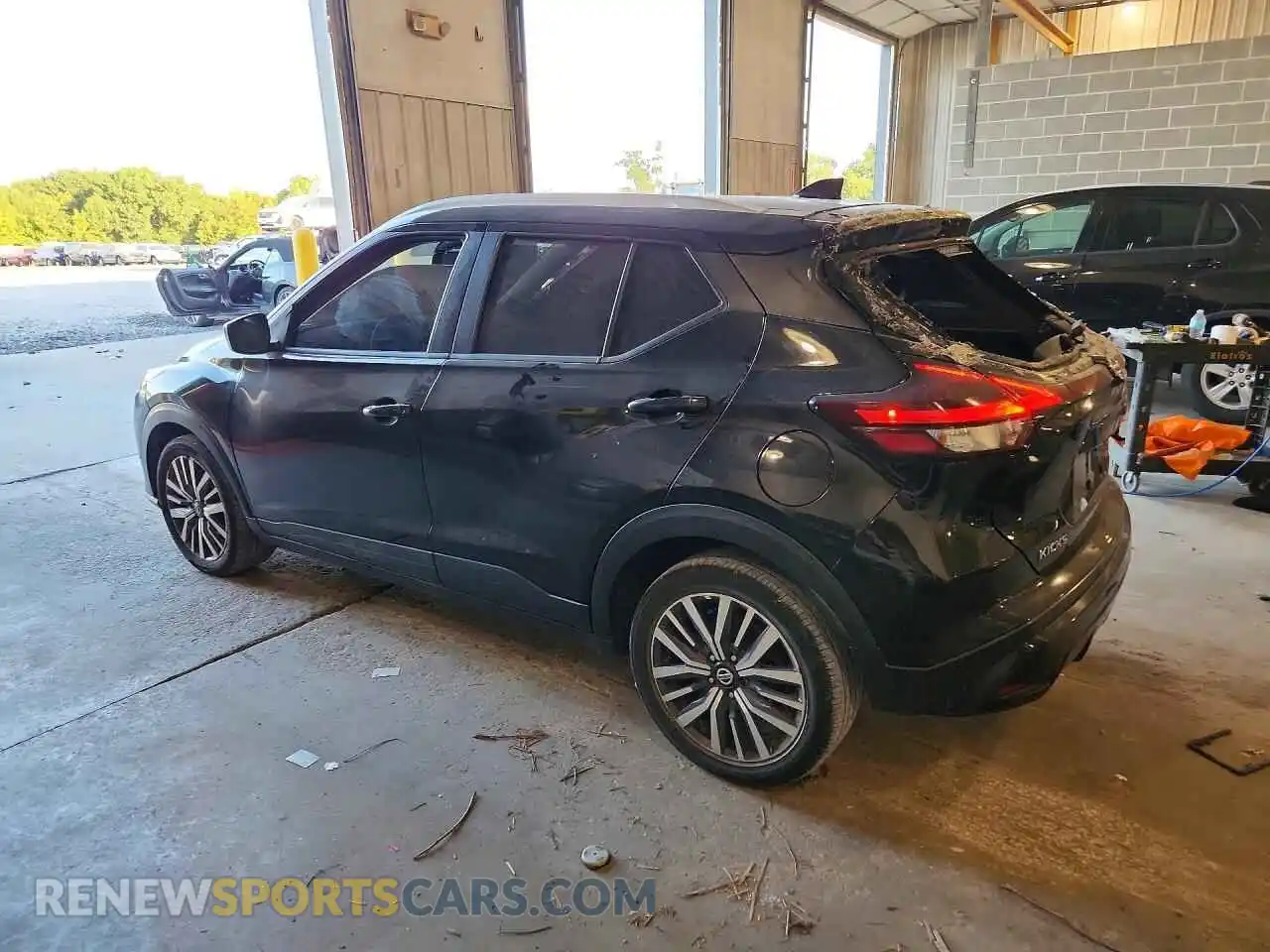 2 Photograph of a damaged car 3N1CP5CV6ML475838 NISSAN KICKS 2021