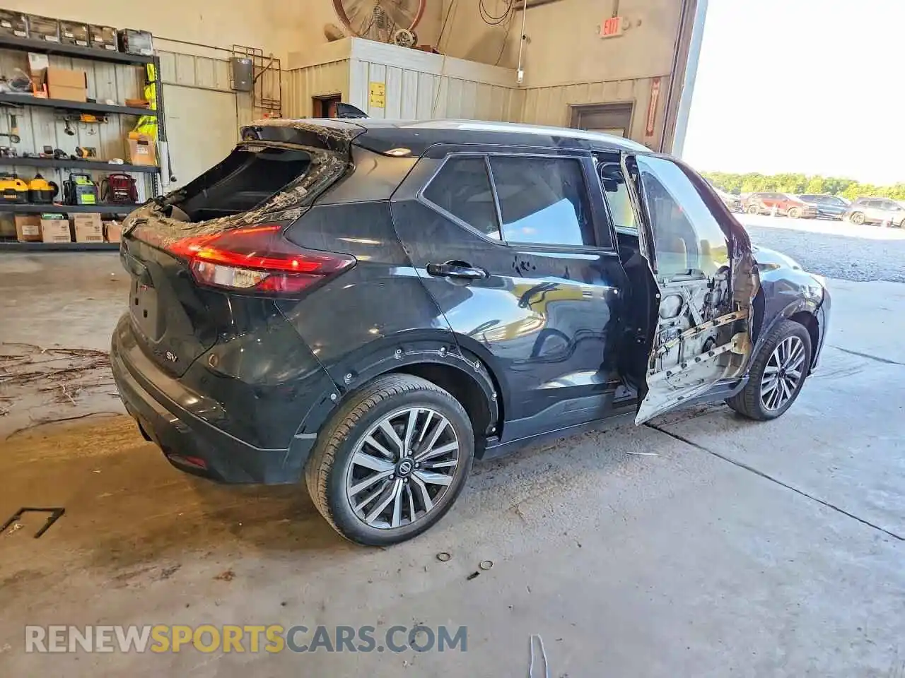 3 Photograph of a damaged car 3N1CP5CV6ML475838 NISSAN KICKS 2021
