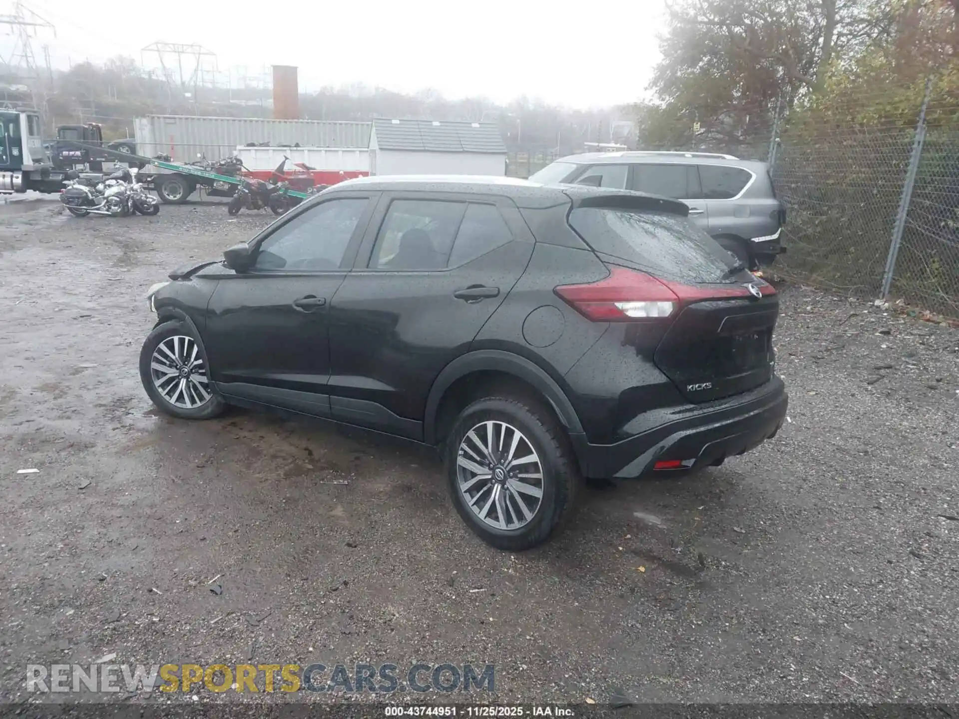 3 Photograph of a damaged car 3N1CP5CV6ML483356 NISSAN KICKS 2021