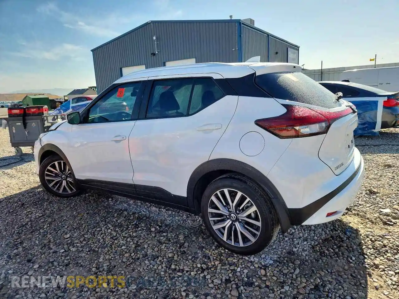 2 fotografías del automóvil dañado 3N1CP5CV6ML491246 NISSAN KICKS 2021