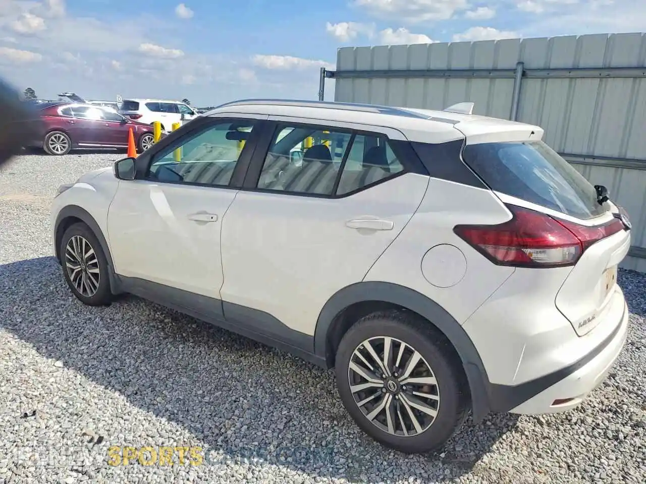 2 fotografías del automóvil dañado 3N1CP5CV6ML510233 NISSAN KICKS 2021