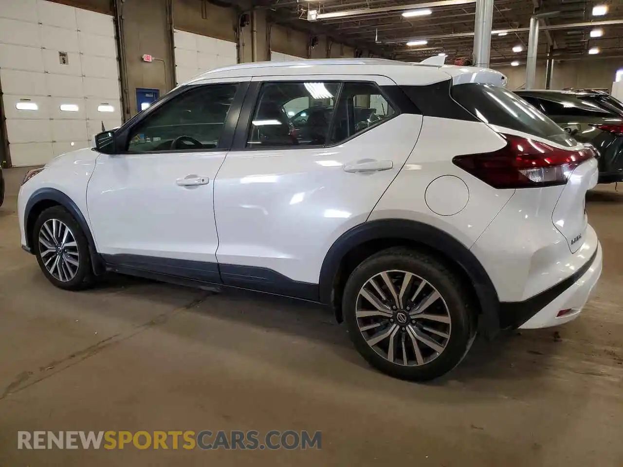 2 fotografías del automóvil dañado 3N1CP5CV6ML518462 NISSAN KICKS 2021