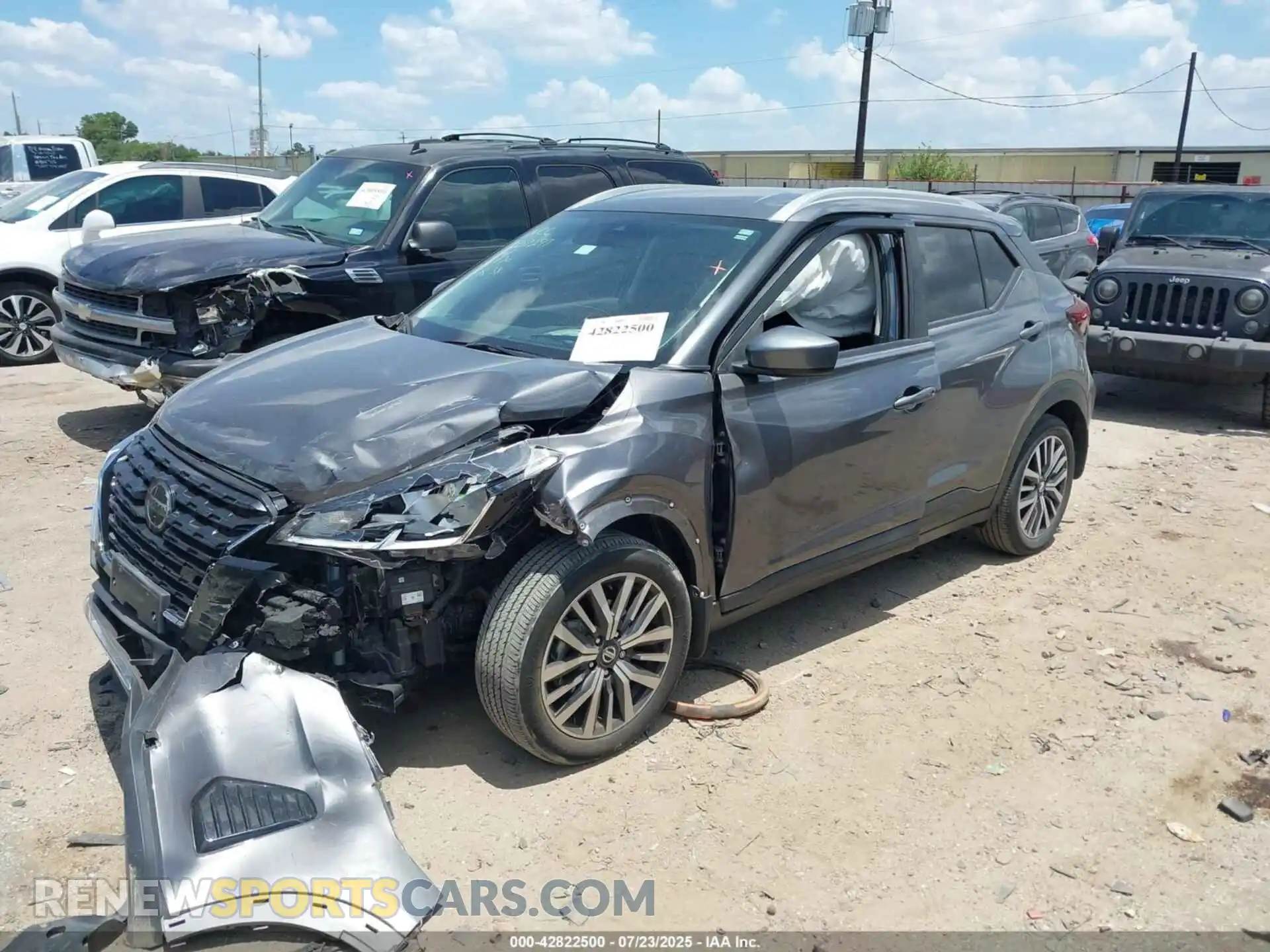 2 Photograph of a damaged car 3N1CP5CV6ML520521 NISSAN KICKS 2021