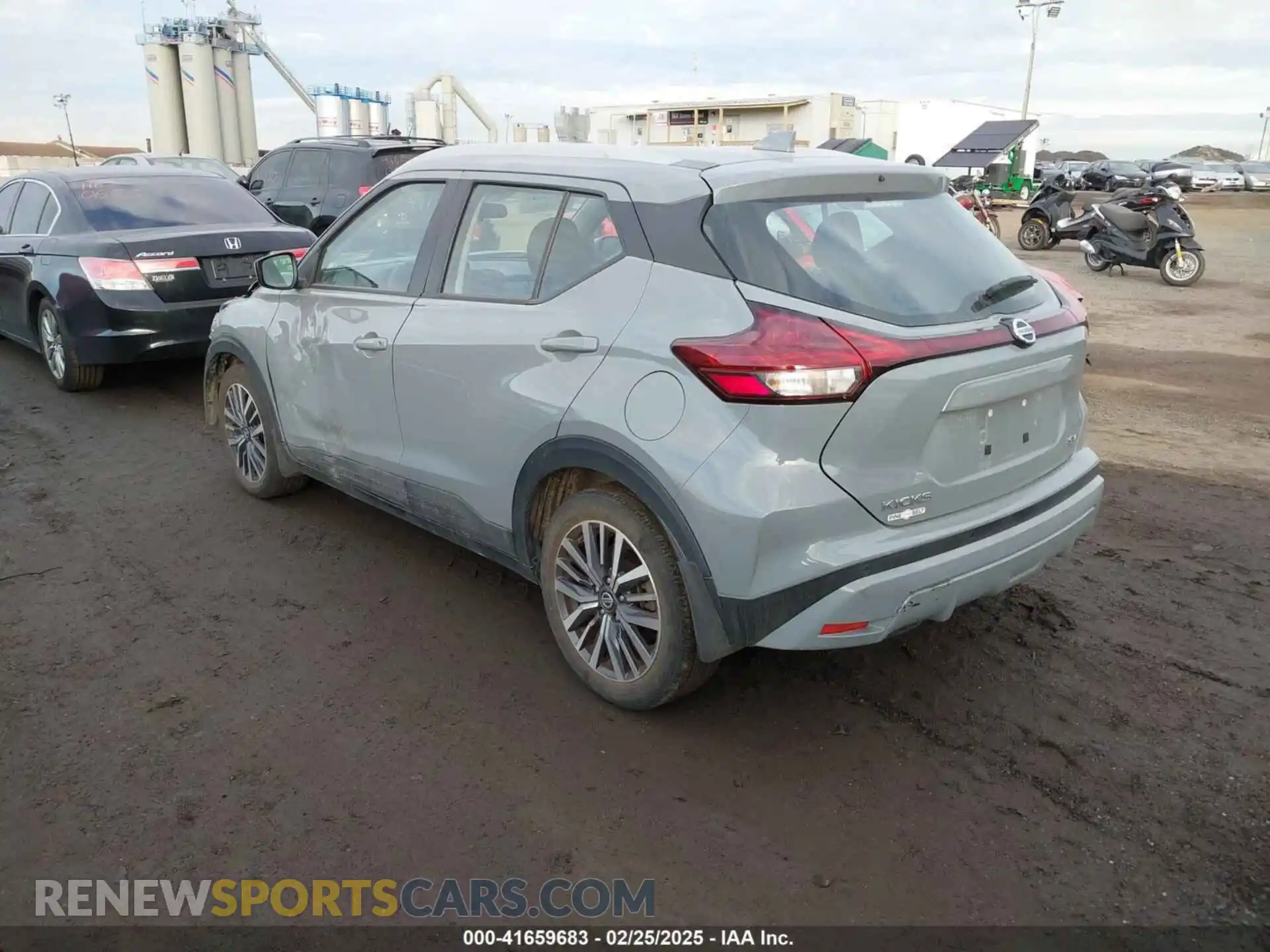 3 Photograph of a damaged car 3N1CP5CV6ML529185 NISSAN KICKS 2021