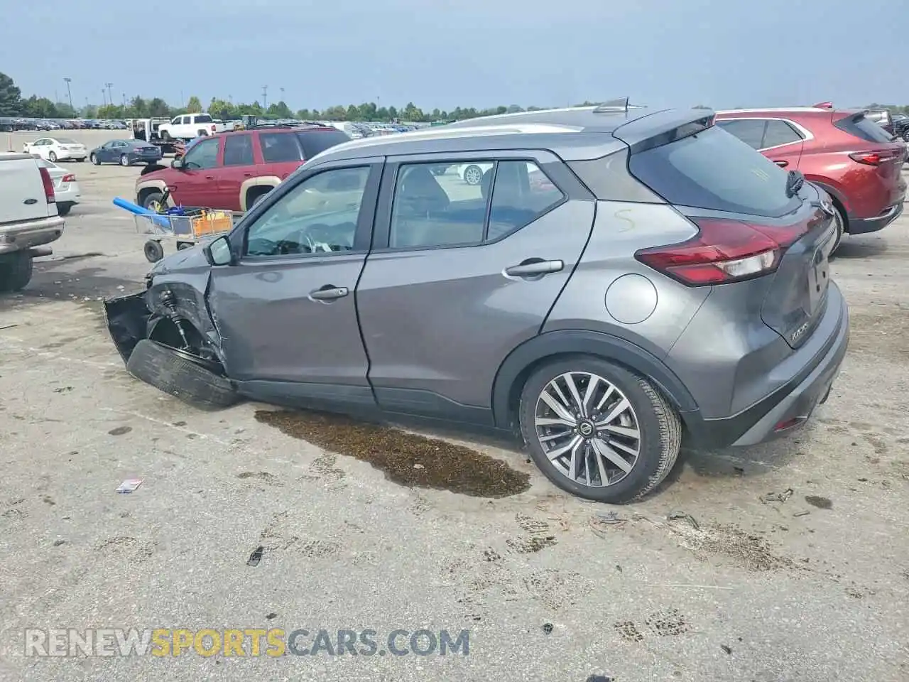 2 Photograph of a damaged car 3N1CP5CV6ML538338 NISSAN KICKS 2021