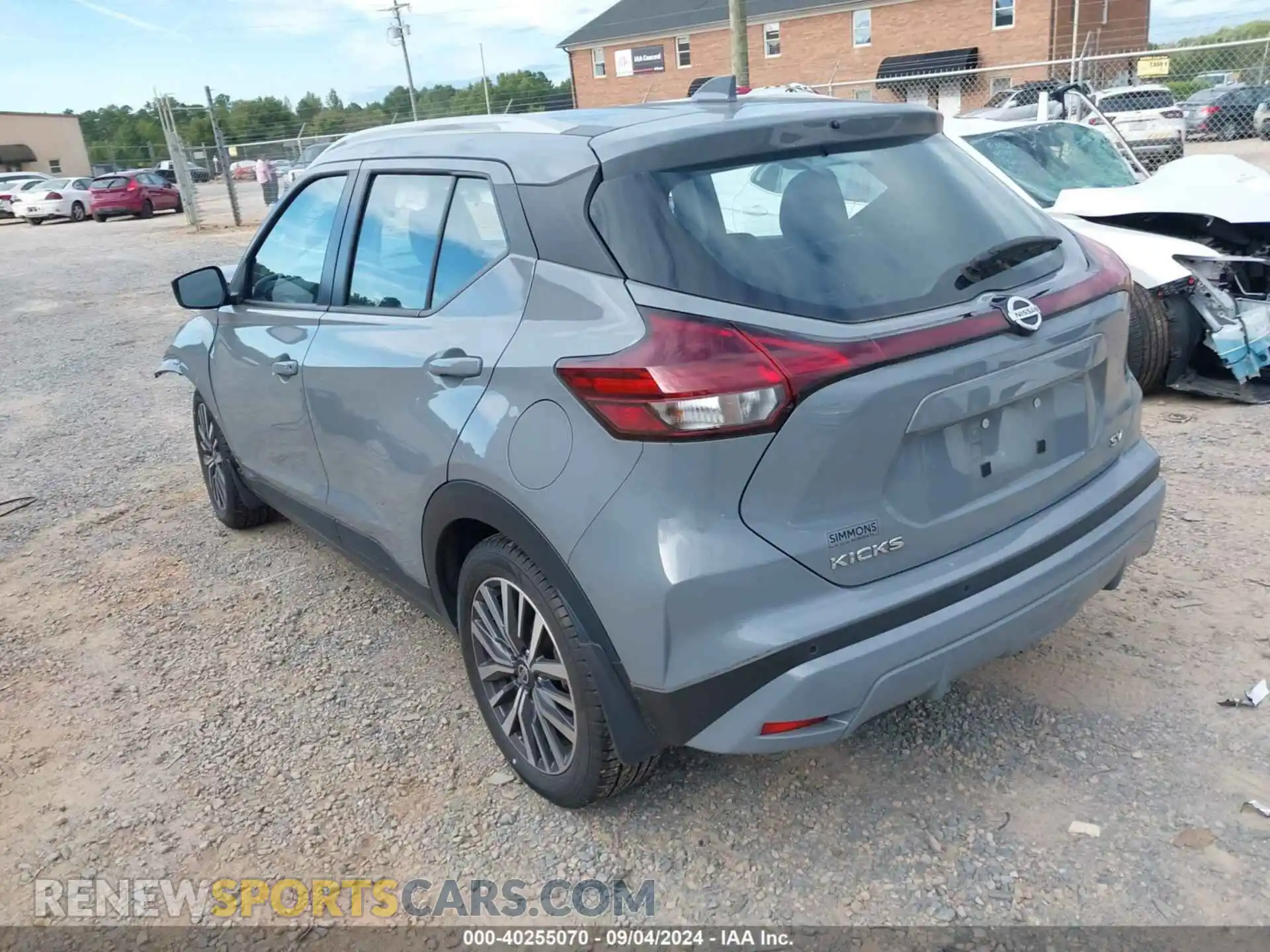3 Photograph of a damaged car 3N1CP5CV6ML550926 NISSAN KICKS 2021