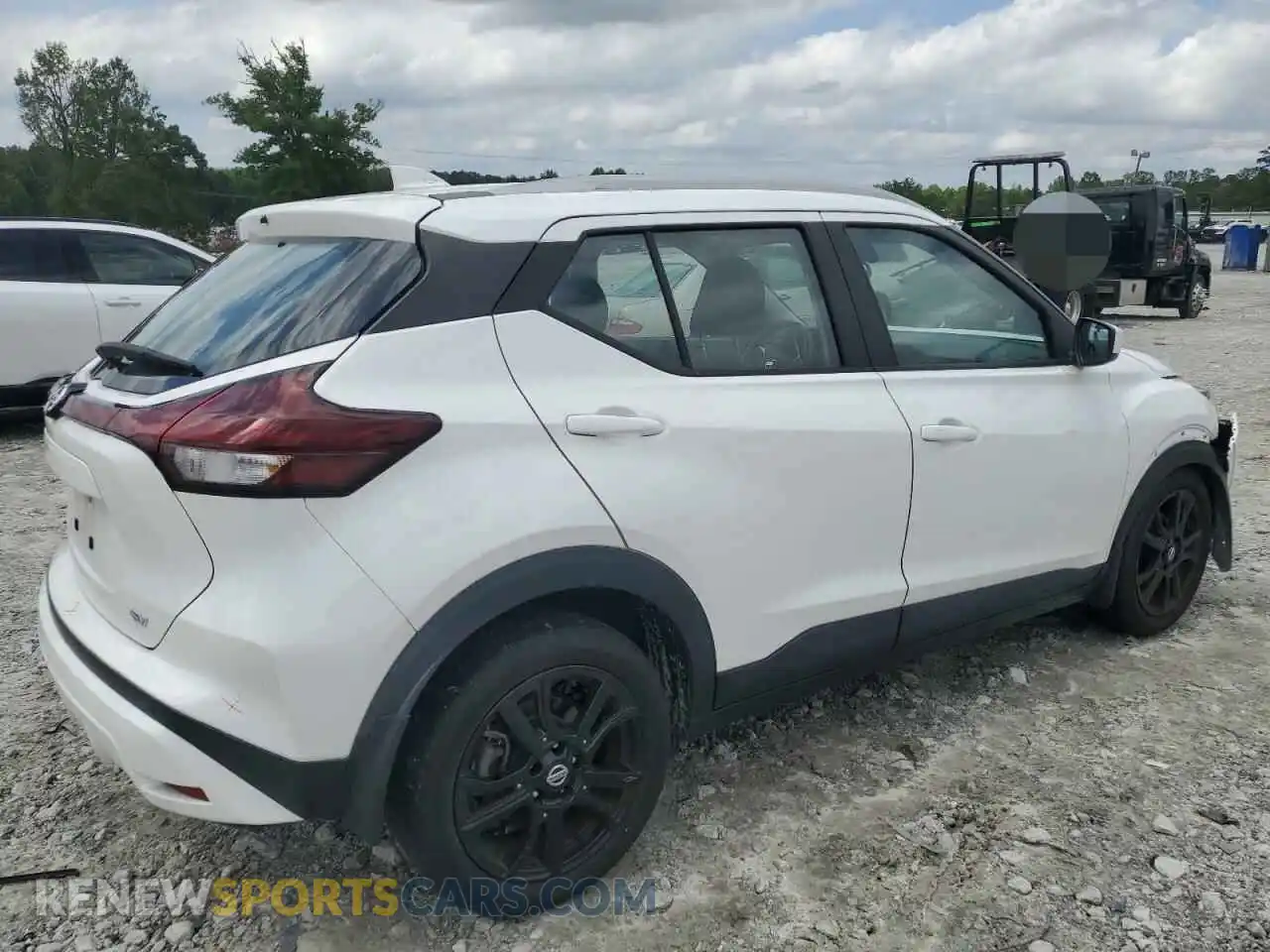 3 Photograph of a damaged car 3N1CP5CV6ML564924 NISSAN KICKS 2021