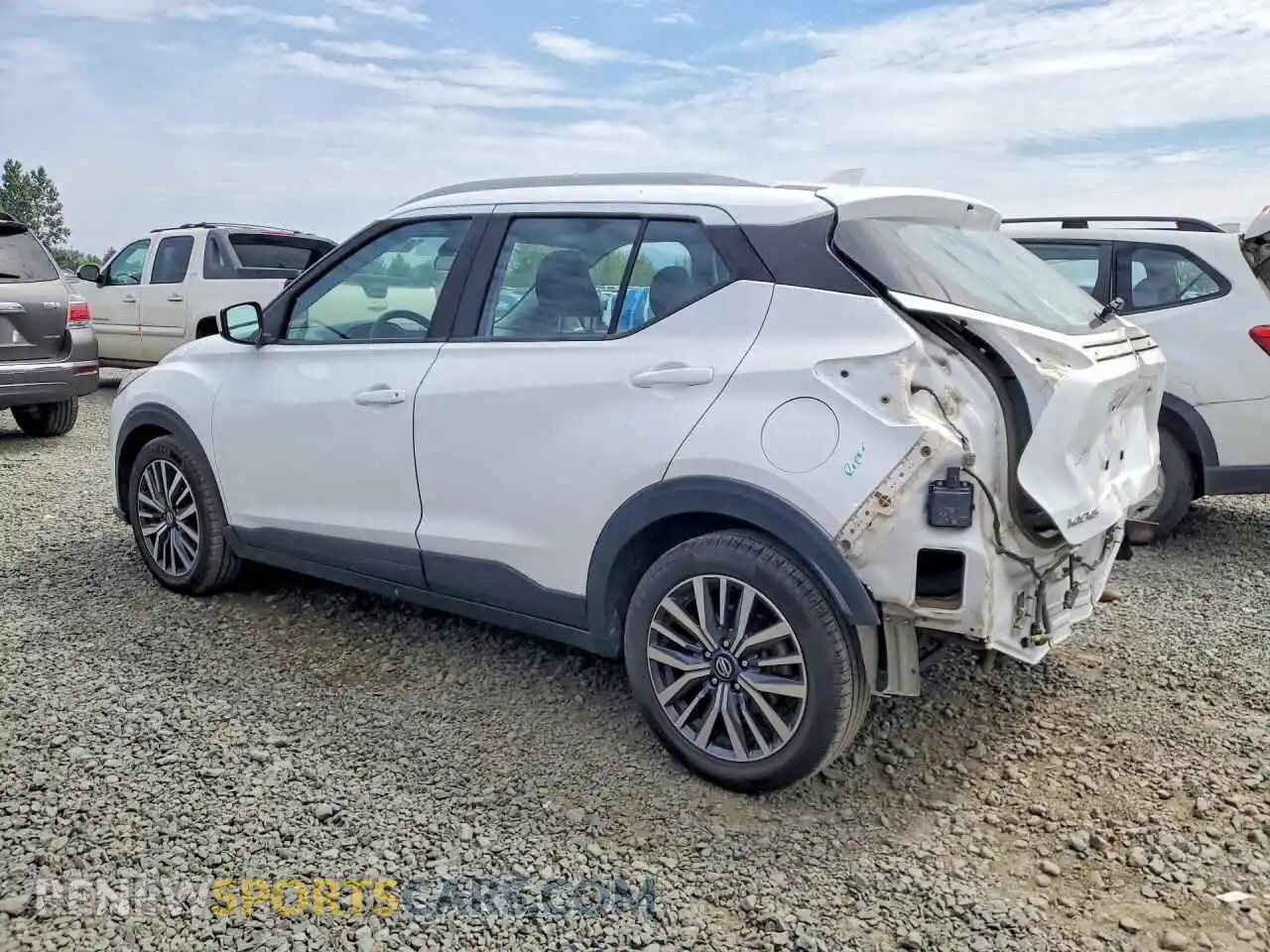 2 Photograph of a damaged car 3N1CP5CV7ML535786 NISSAN KICKS 2021