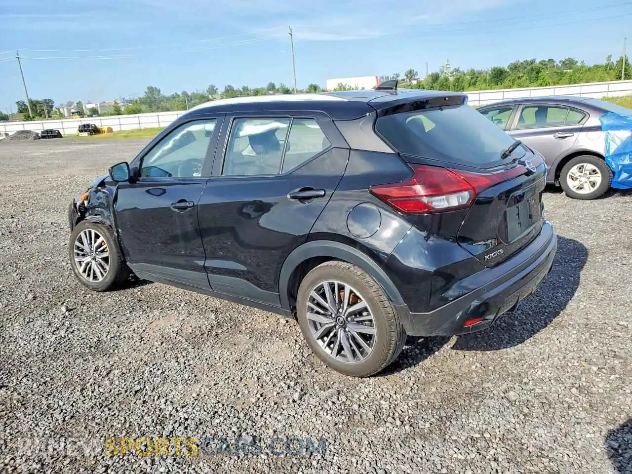 2 fotografías del automóvil dañado 3N1CP5CV7ML551938 NISSAN KICKS 2021