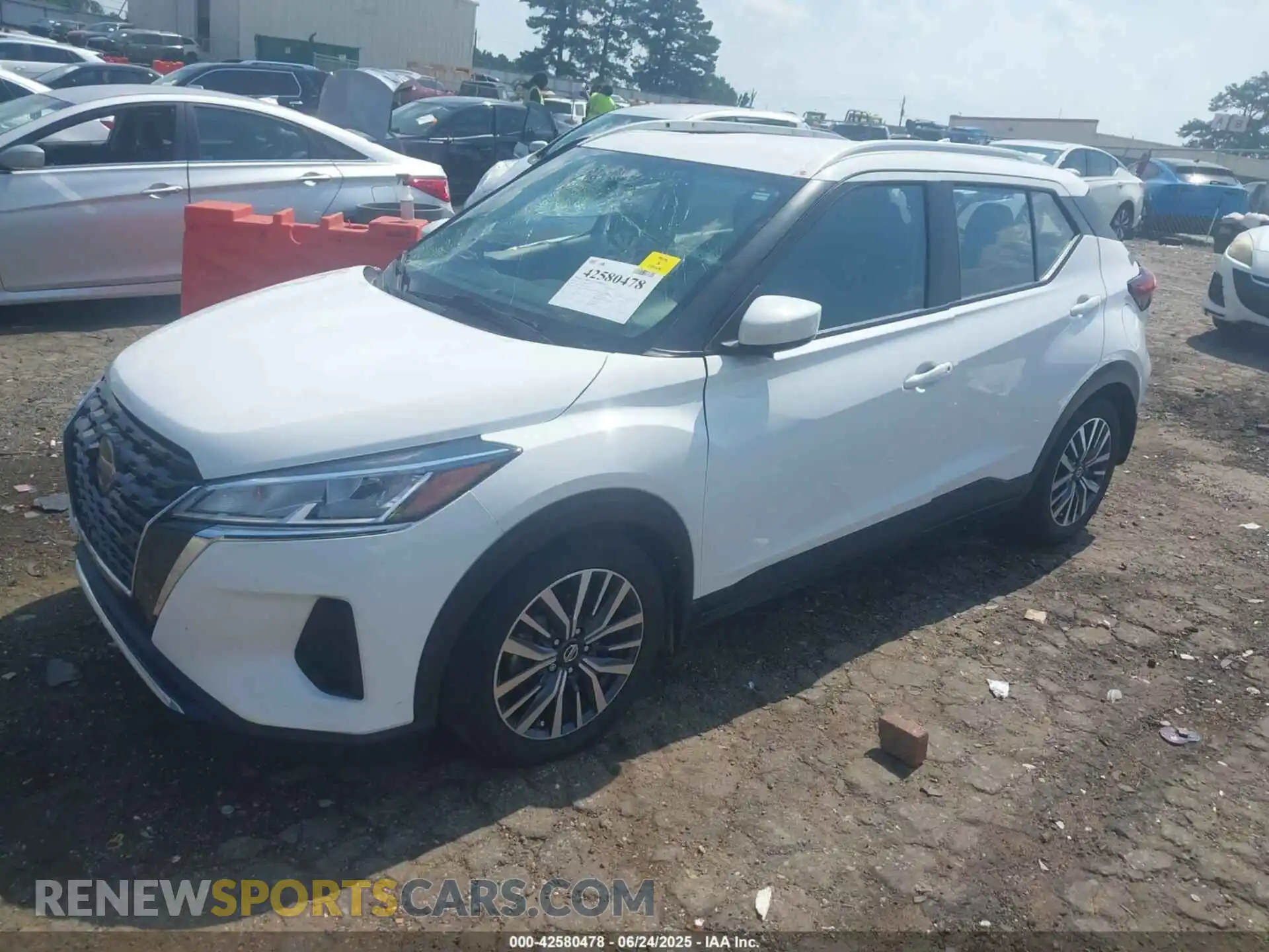 2 Photograph of a damaged car 3N1CP5CV7ML560378 NISSAN KICKS 2021