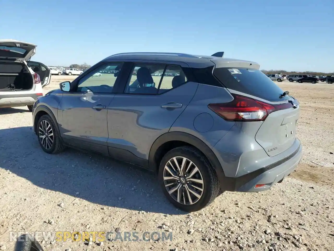 2 Photograph of a damaged car 3N1CP5CV8ML470477 NISSAN KICKS 2021
