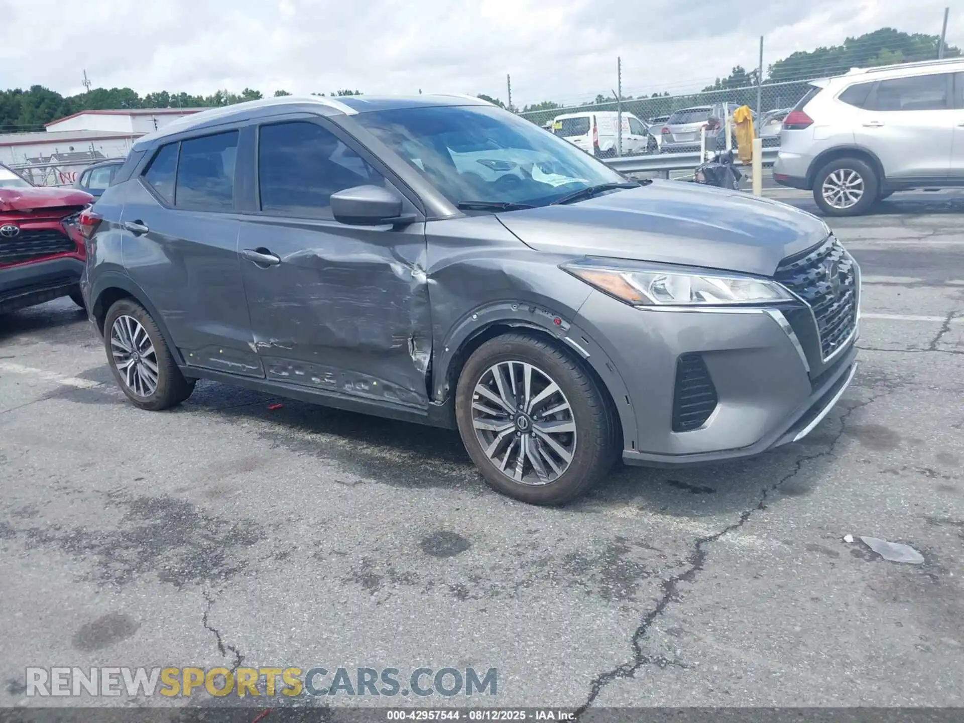1 Photograph of a damaged car 3N1CP5CV8ML499879 NISSAN KICKS 2021