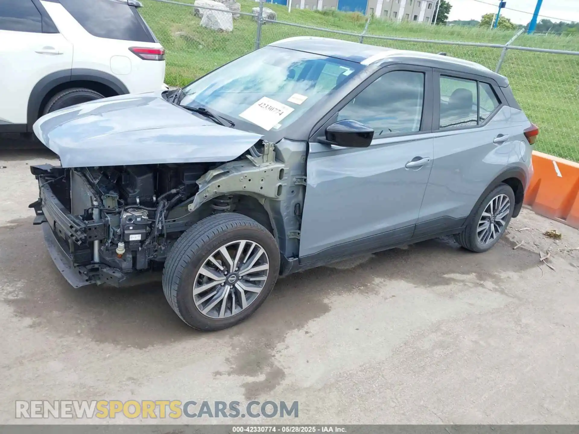 2 Photograph of a damaged car 3N1CP5CV8ML516728 NISSAN KICKS 2021