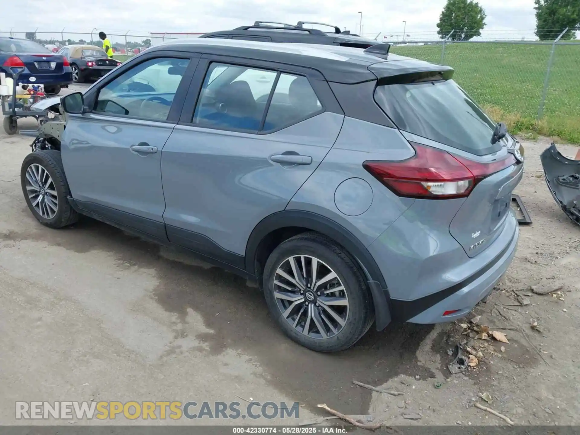 3 Photograph of a damaged car 3N1CP5CV8ML516728 NISSAN KICKS 2021