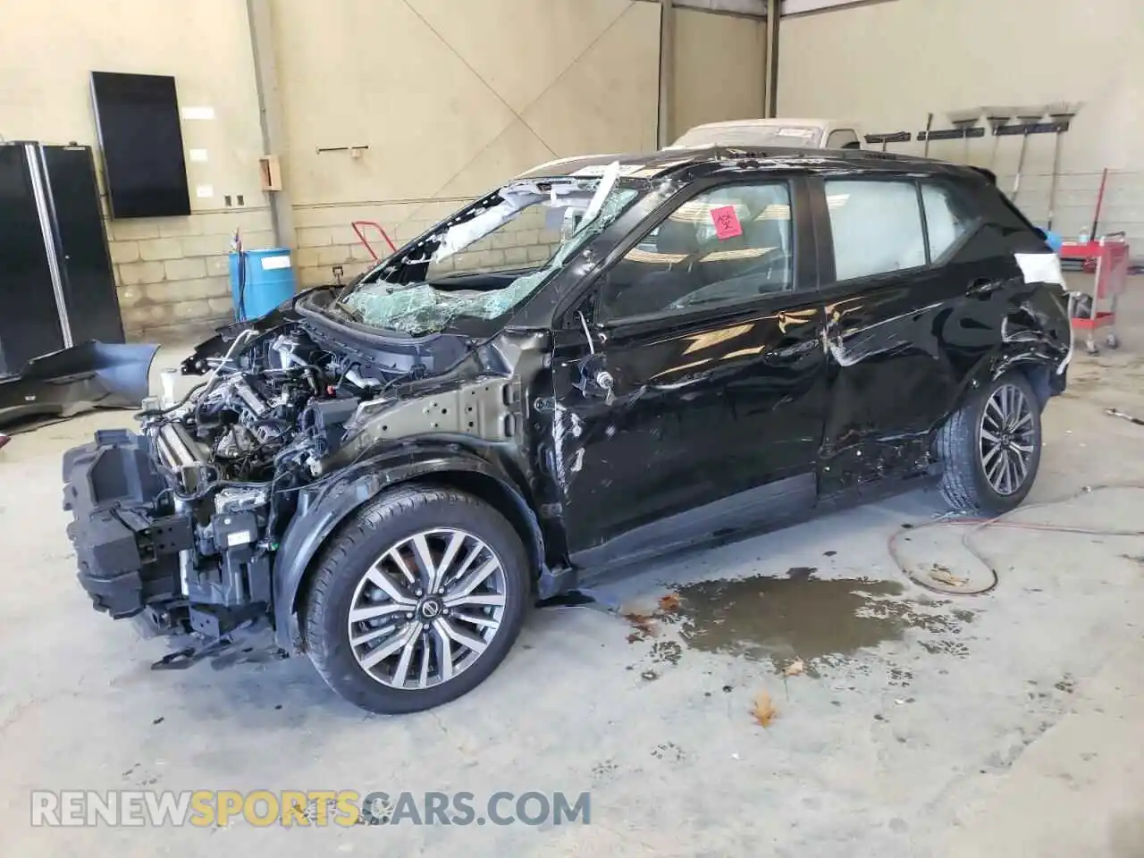 1 Photograph of a damaged car 3N1CP5CV8ML527115 NISSAN KICKS 2021