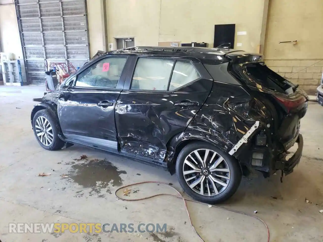 2 Photograph of a damaged car 3N1CP5CV8ML527115 NISSAN KICKS 2021
