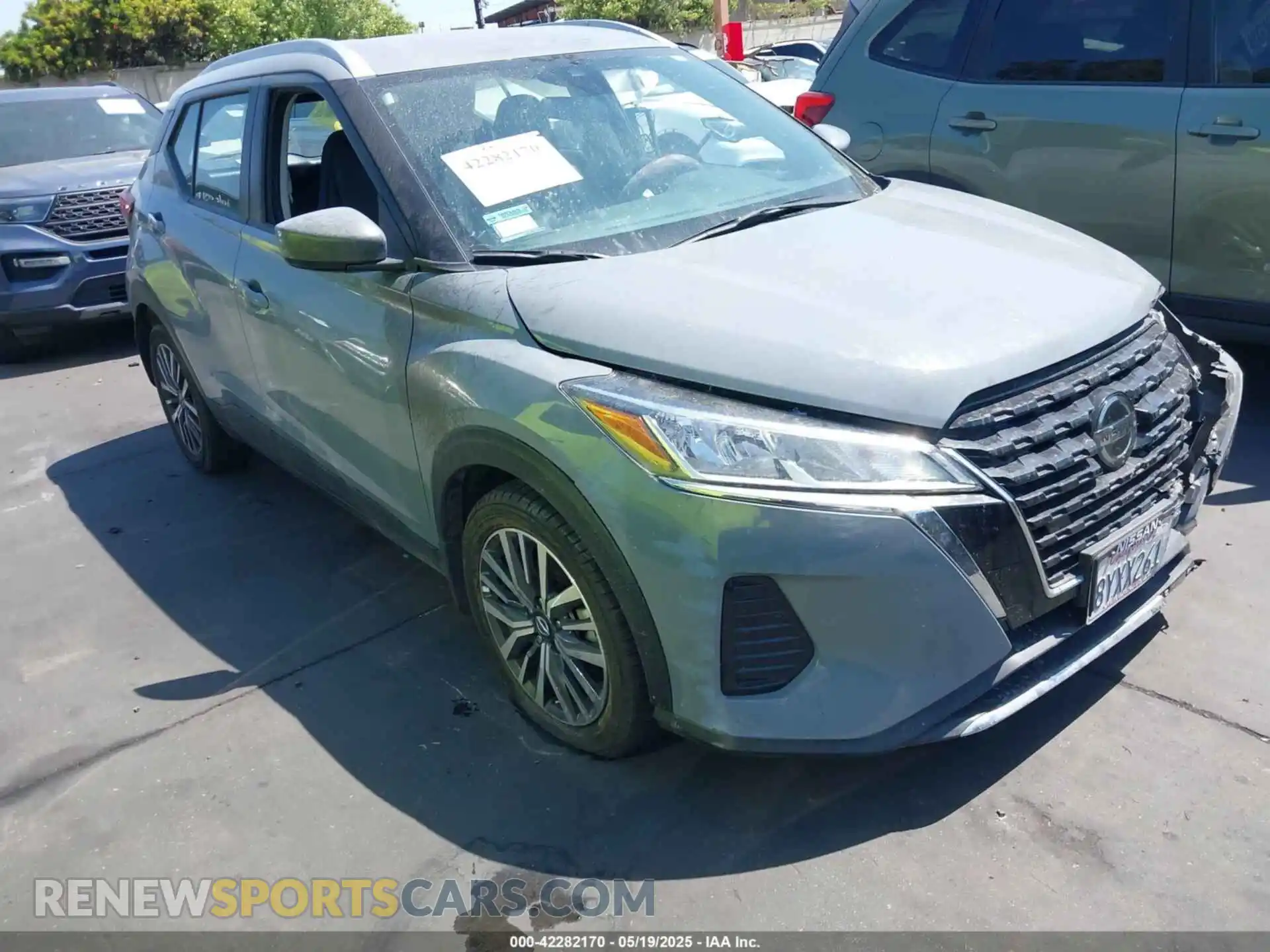 1 Photograph of a damaged car 3N1CP5CV8ML545257 NISSAN KICKS 2021