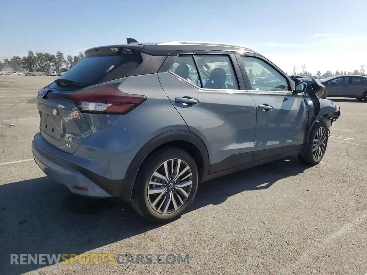3 Photograph of a damaged car 3N1CP5CV8ML556243 NISSAN KICKS 2021