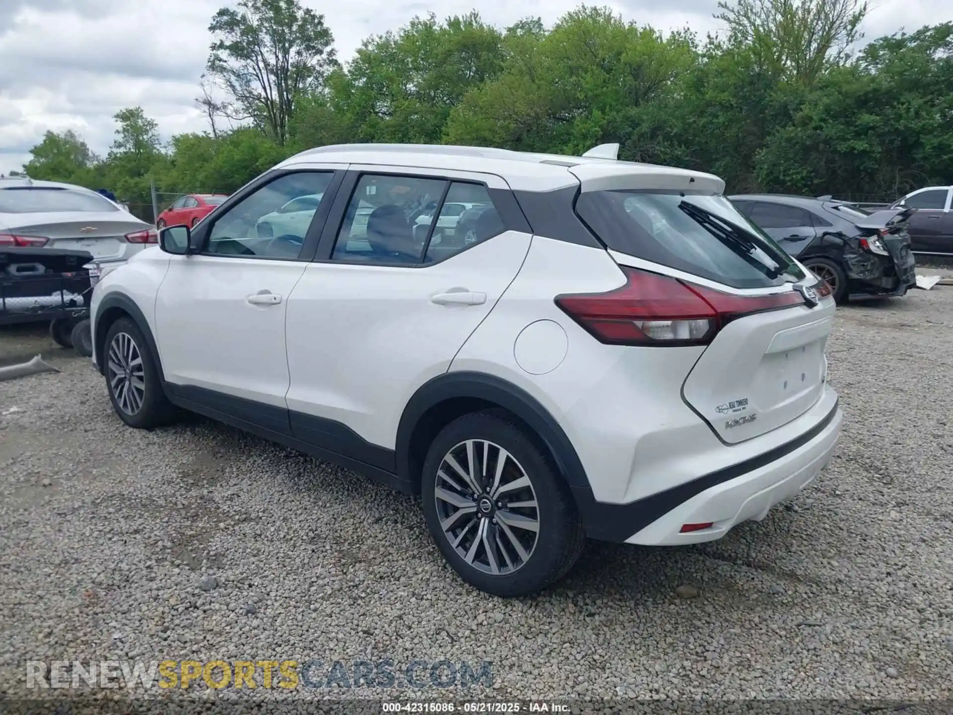 3 Photograph of a damaged car 3N1CP5CVXML481254 NISSAN KICKS 2021