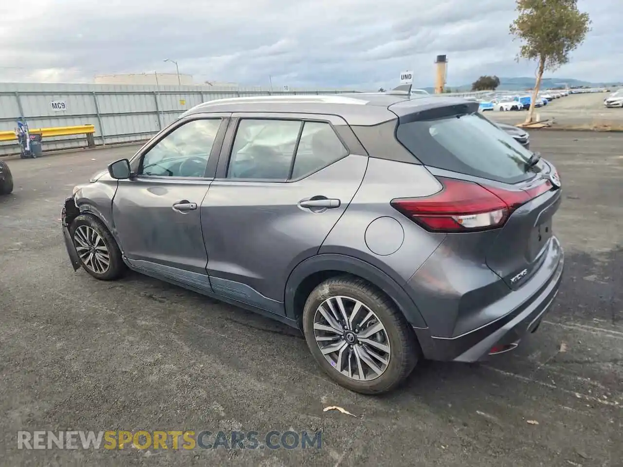 2 fotografías del automóvil dañado 3N1CP5CVXML522708 NISSAN KICKS 2021