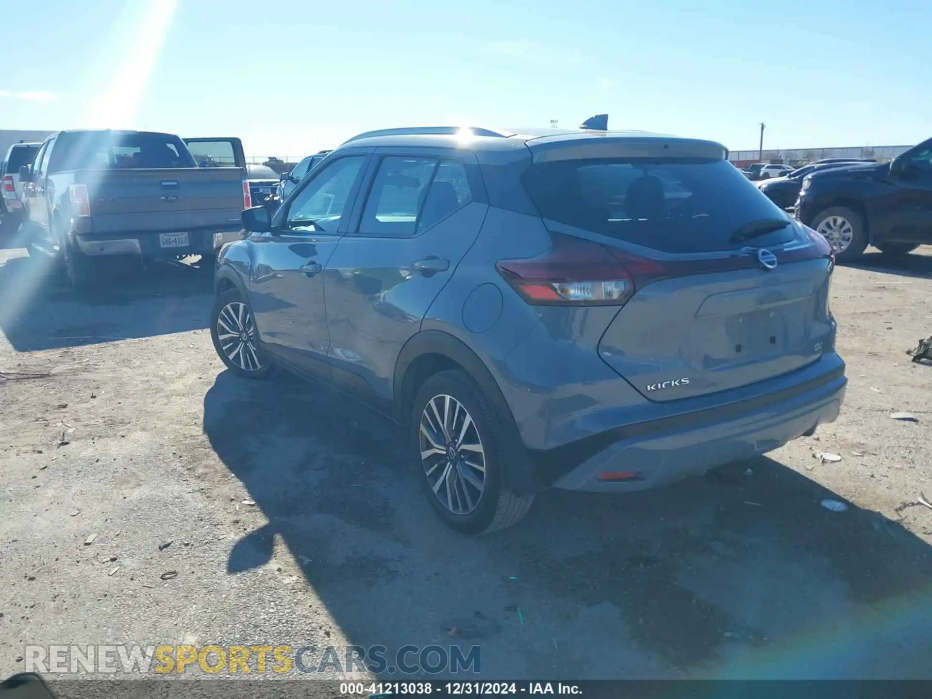 3 fotografías del automóvil dañado 3N1CP5CVXML556180 NISSAN KICKS 2021