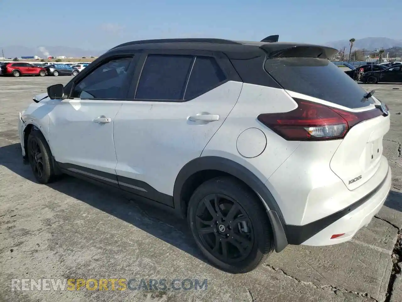 2 Photograph of a damaged car 3N1CP5DV0ML499969 NISSAN KICKS 2021