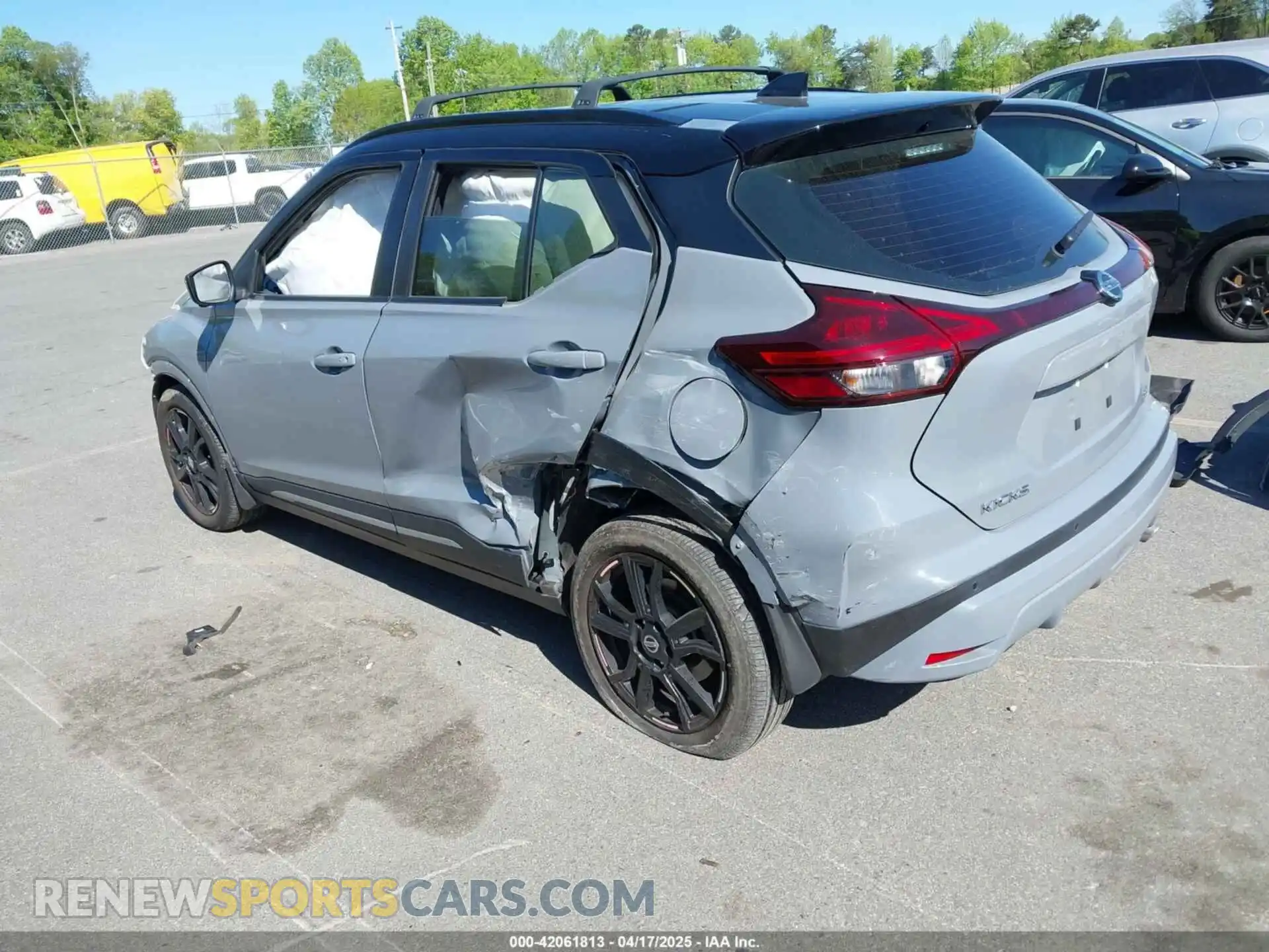 3 Photograph of a damaged car 3N1CP5DV0ML510825 NISSAN KICKS 2021
