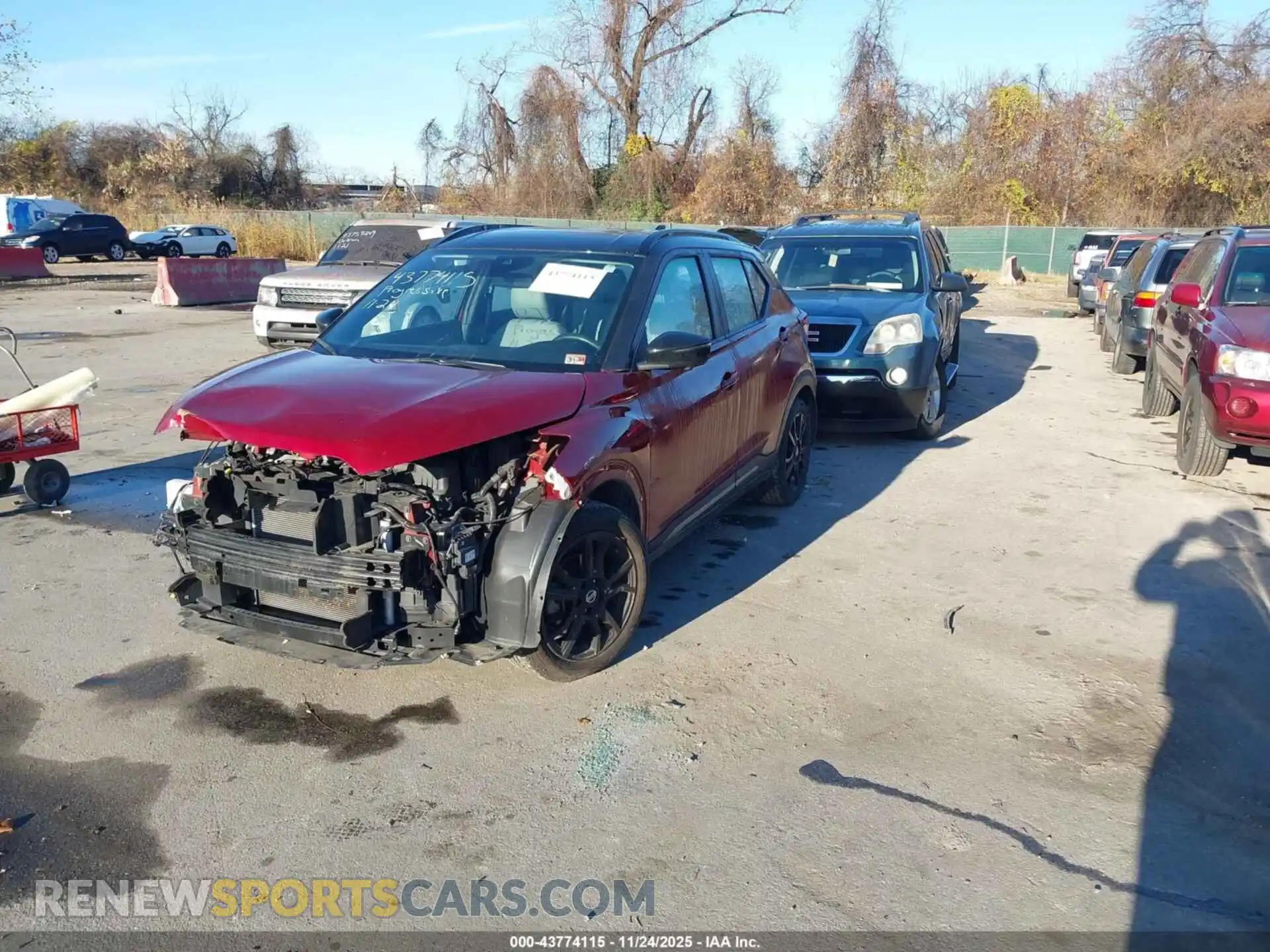 2 Photograph of a damaged car 3N1CP5DV0ML565971 NISSAN KICKS 2021