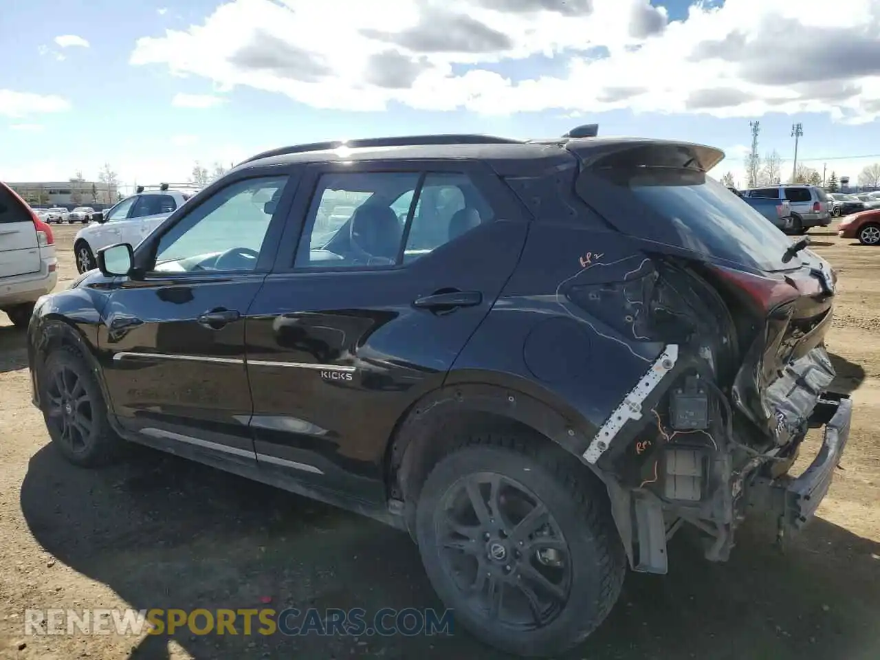 2 Photograph of a damaged car 3N1CP5DV1ML558138 NISSAN KICKS 2021