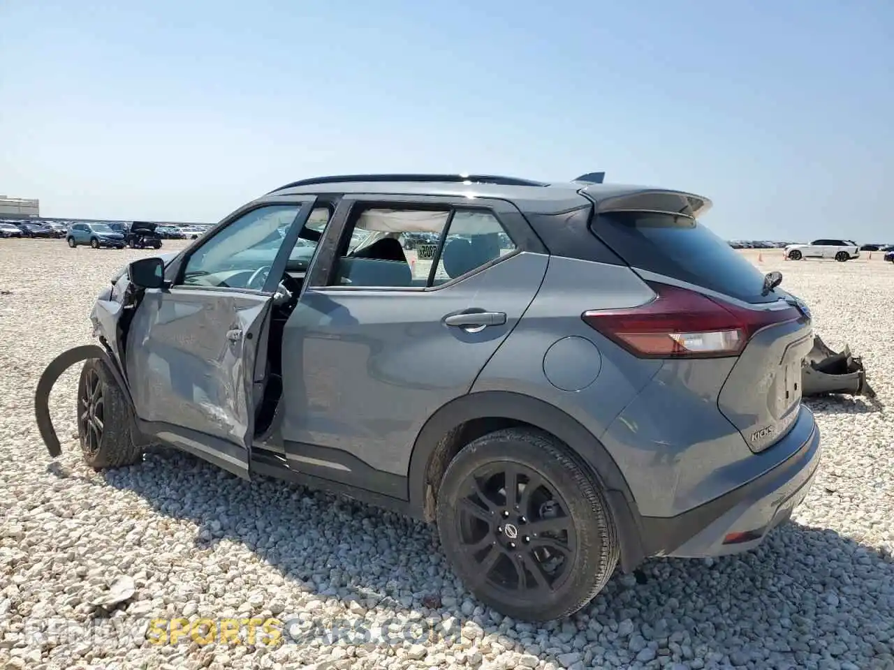 2 Photograph of a damaged car 3N1CP5DV3ML528624 NISSAN KICKS 2021