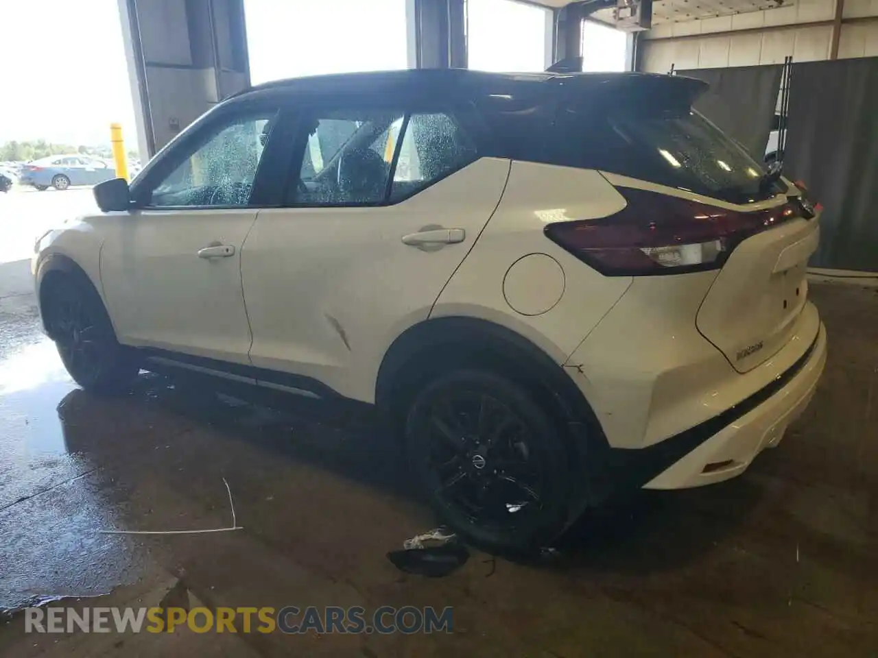2 Photograph of a damaged car 3N1CP5DV4ML511959 NISSAN KICKS 2021