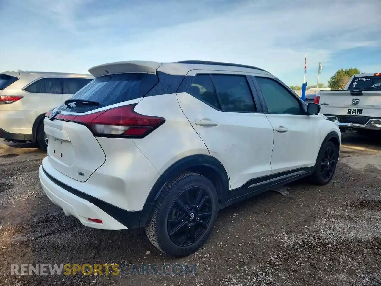 3 Photograph of a damaged car 3N1CP5DV6ML560077 NISSAN KICKS 2021