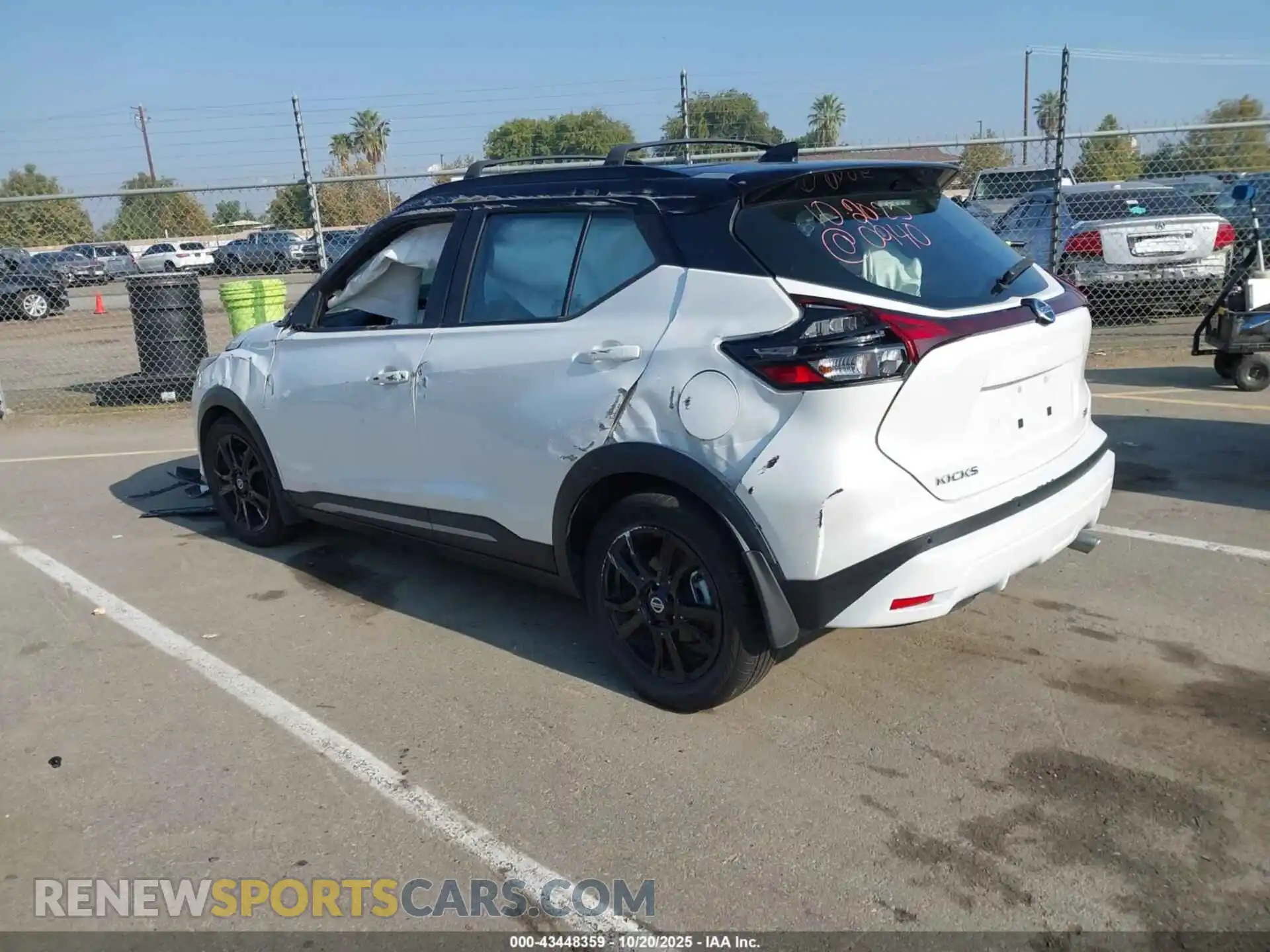 3 Photograph of a damaged car 3N1CP5DV7ML509641 NISSAN KICKS 2021