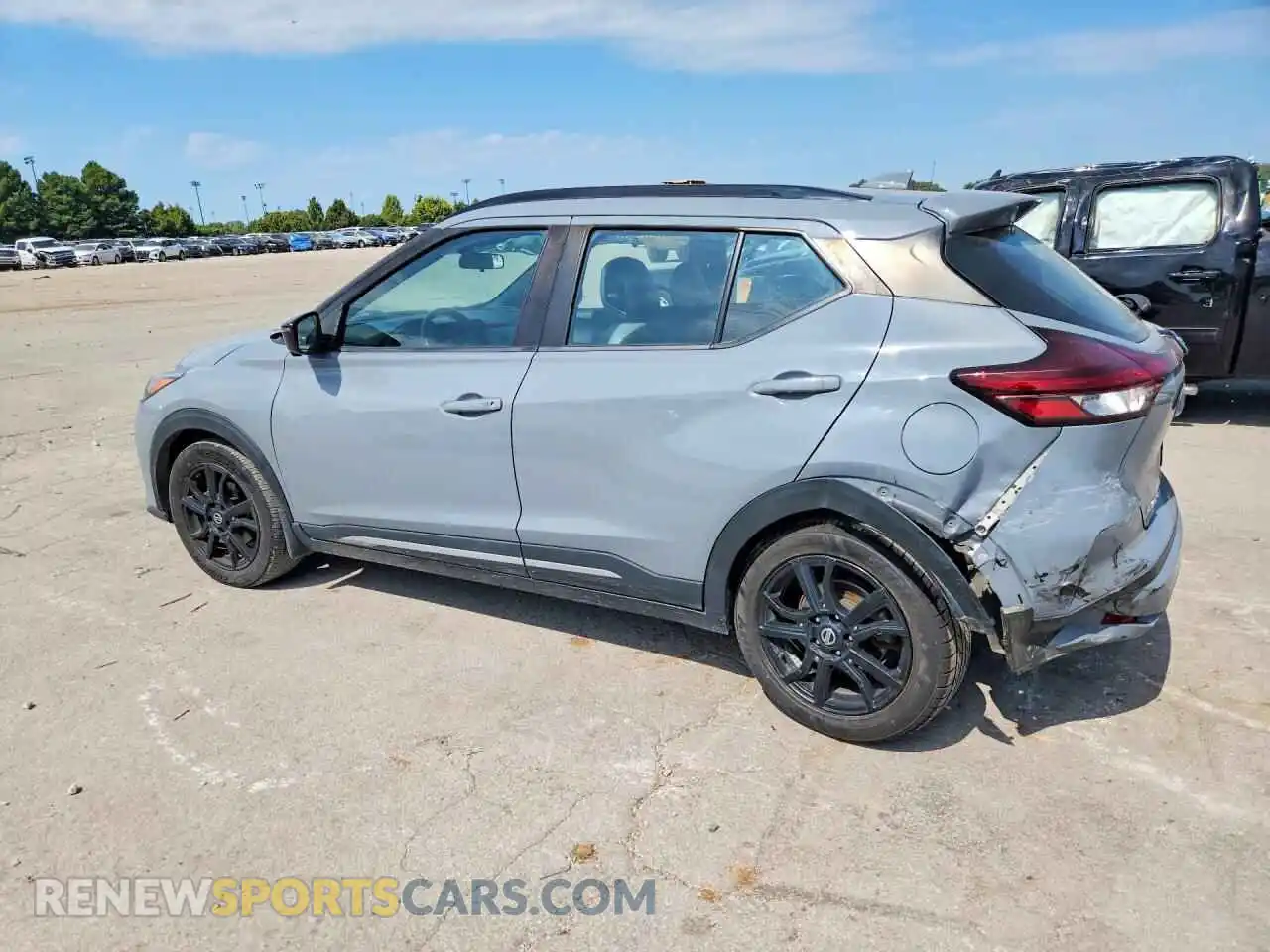 2 Photograph of a damaged car 3N1CP5DV8ML518204 NISSAN KICKS 2021