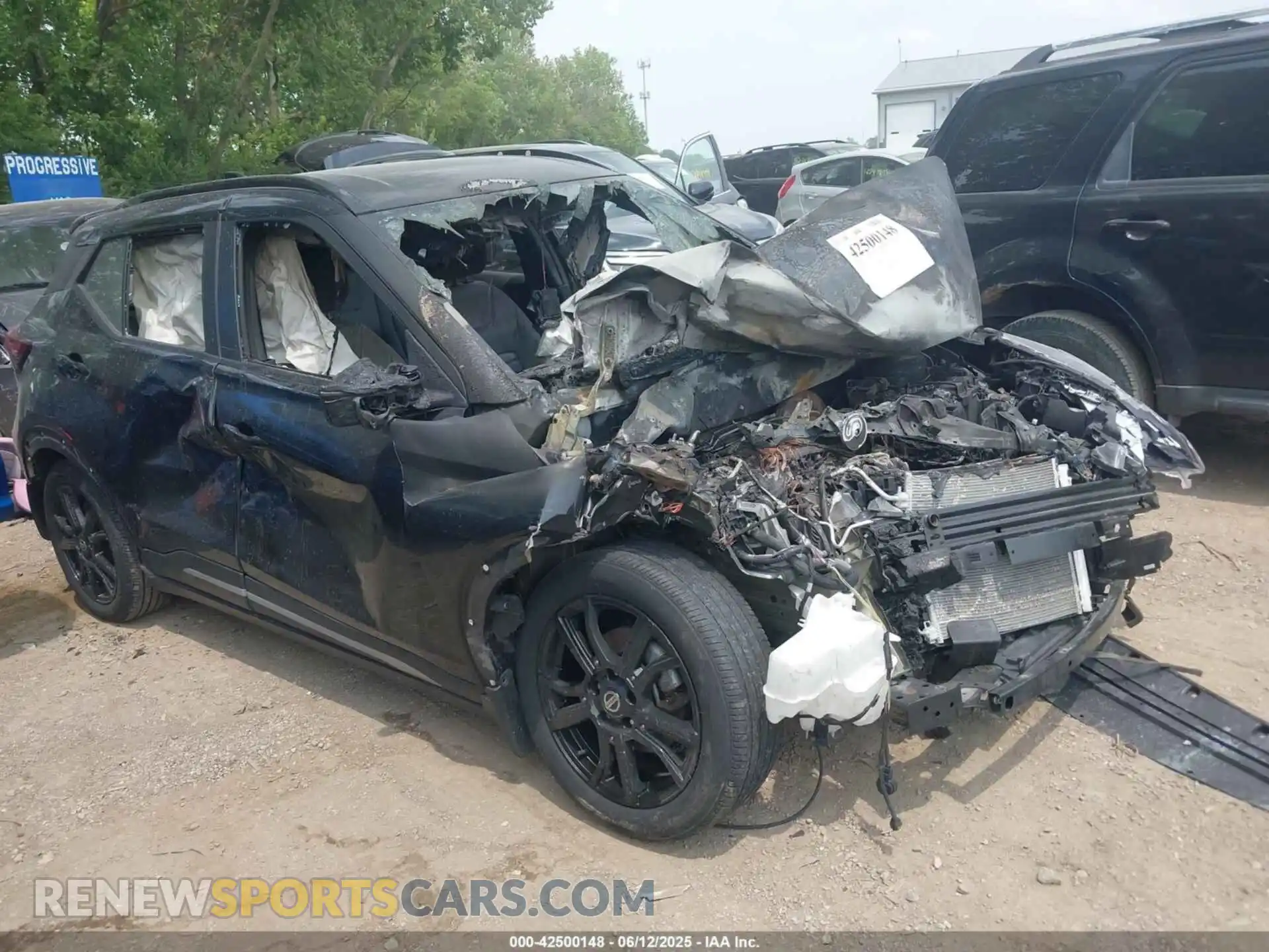 1 Photograph of a damaged car 3N1CP5DV8ML520857 NISSAN KICKS 2021