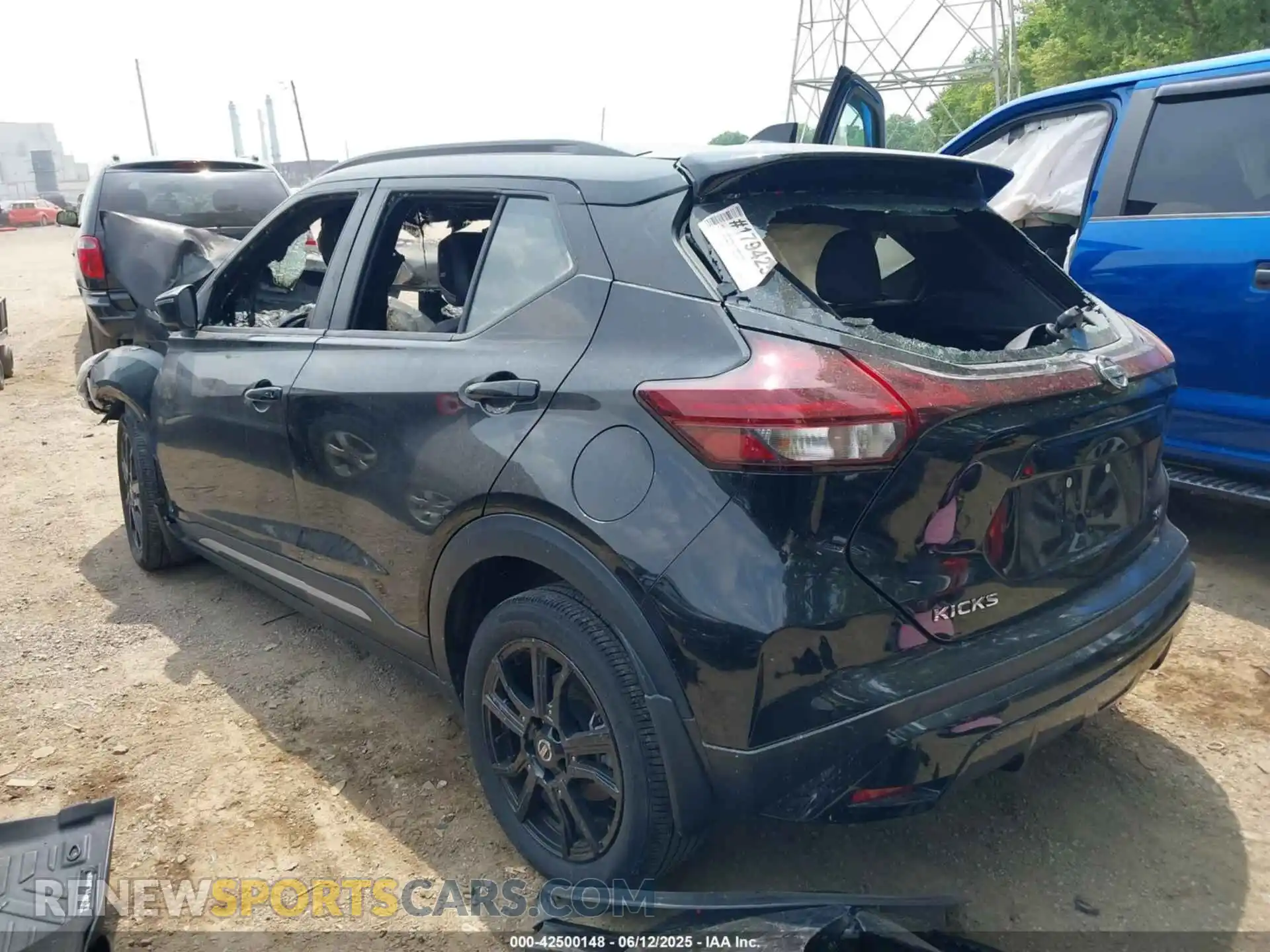 3 Photograph of a damaged car 3N1CP5DV8ML520857 NISSAN KICKS 2021