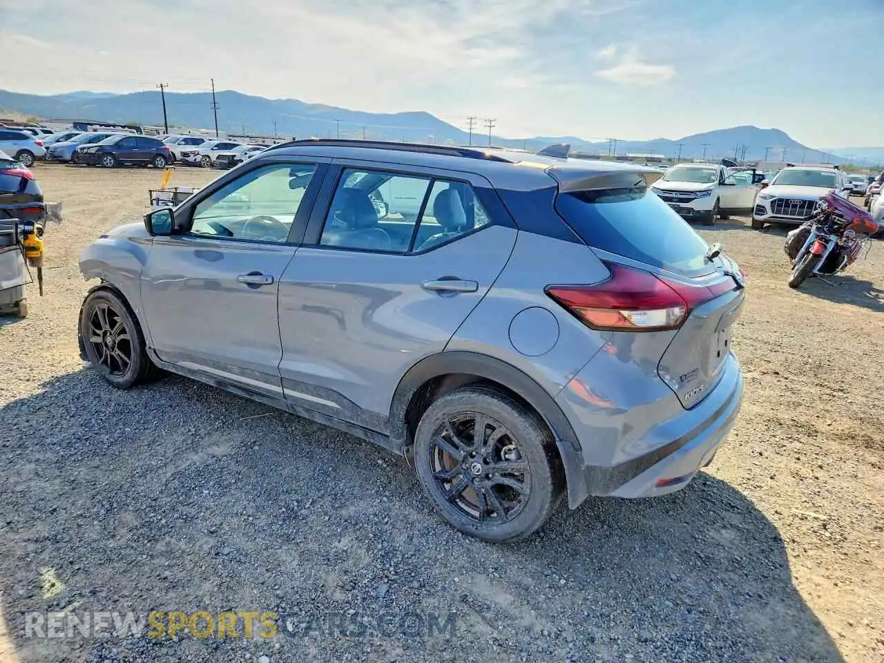 2 fotografías del automóvil dañado 3N1CP5DV8ML553308 NISSAN KICKS 2021