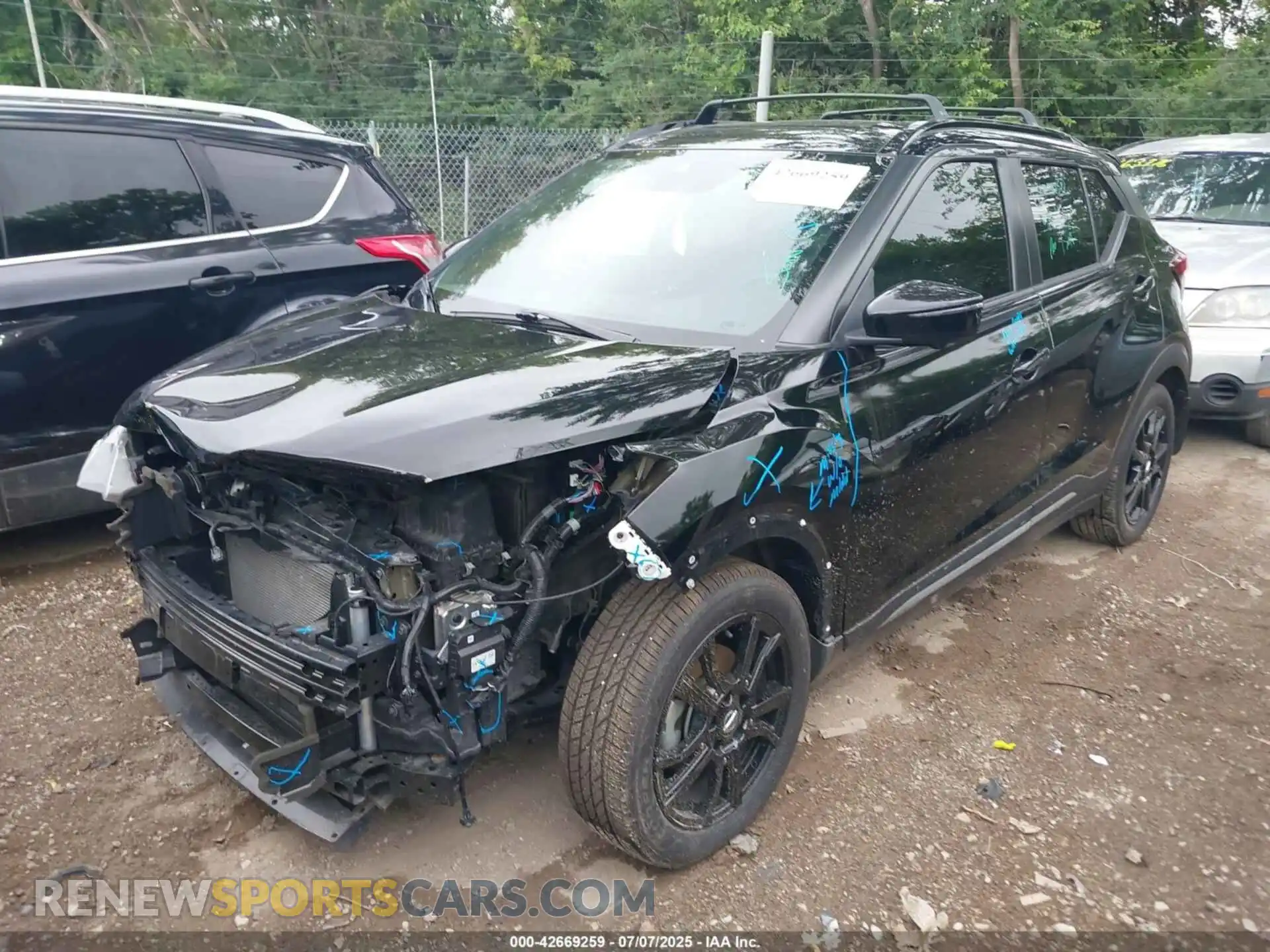 2 Photograph of a damaged car 3N1CP5DV8ML562736 NISSAN KICKS 2021