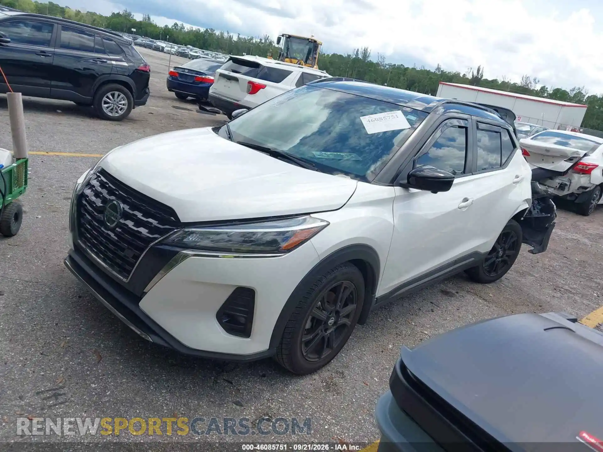 2 Photograph of a damaged car 3N1CP5DV9ML525100 NISSAN KICKS 2021