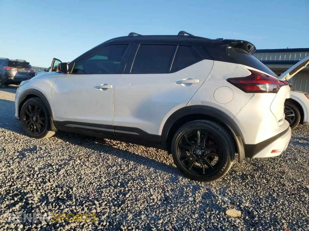 2 Photograph of a damaged car 3N1CP5DVXML559692 NISSAN KICKS 2021