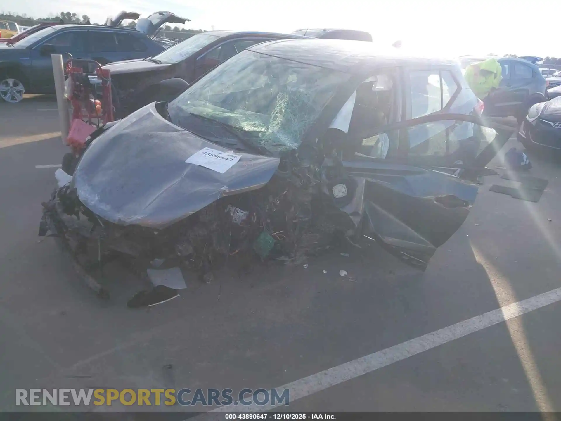 2 fotografías del automóvil dañado 3N1CP5BV5NL504359 NISSAN KICKS 2022